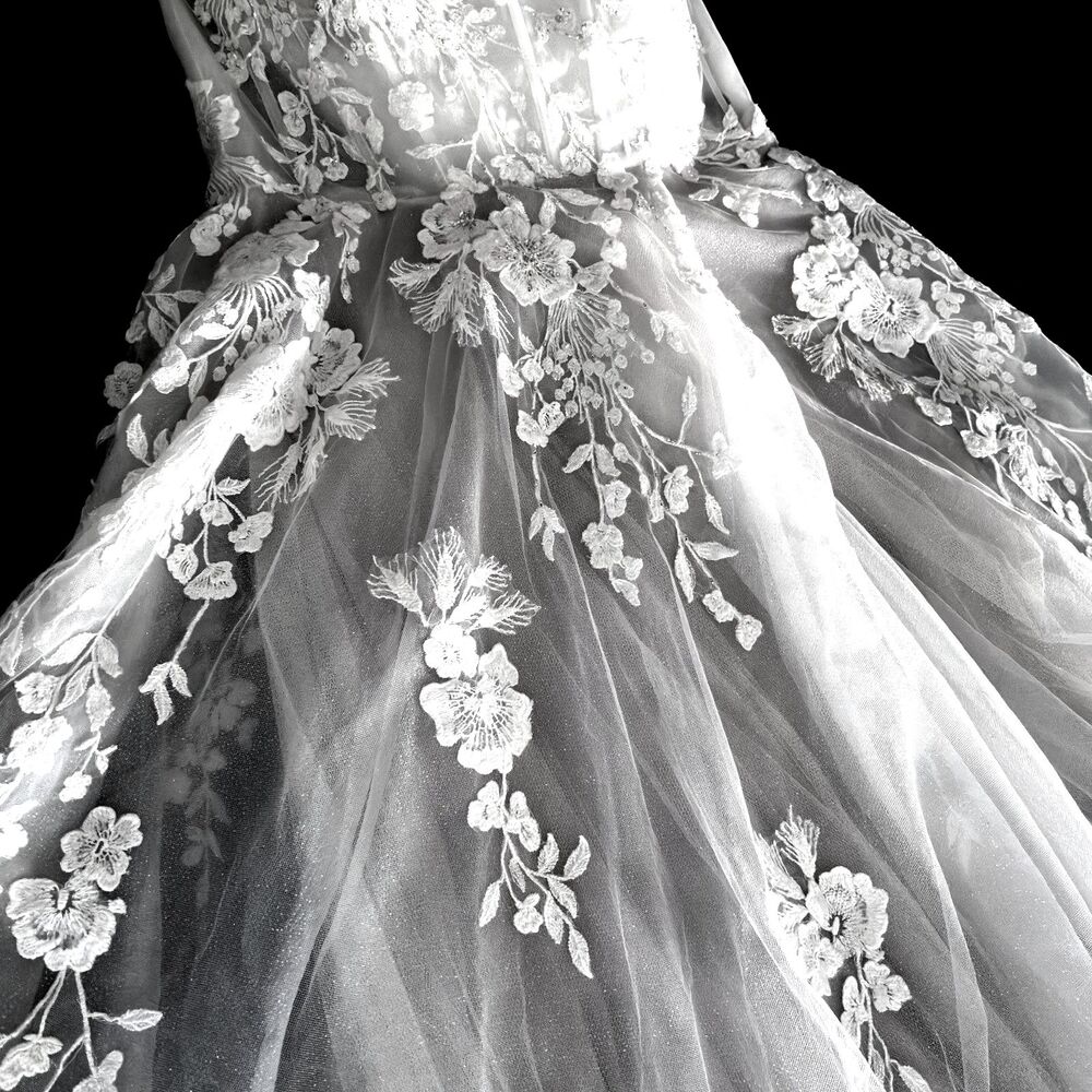 David's Bridal Women's Galina Signature Wedding Dress Size 14 Embroidered - Picture 2 of 8